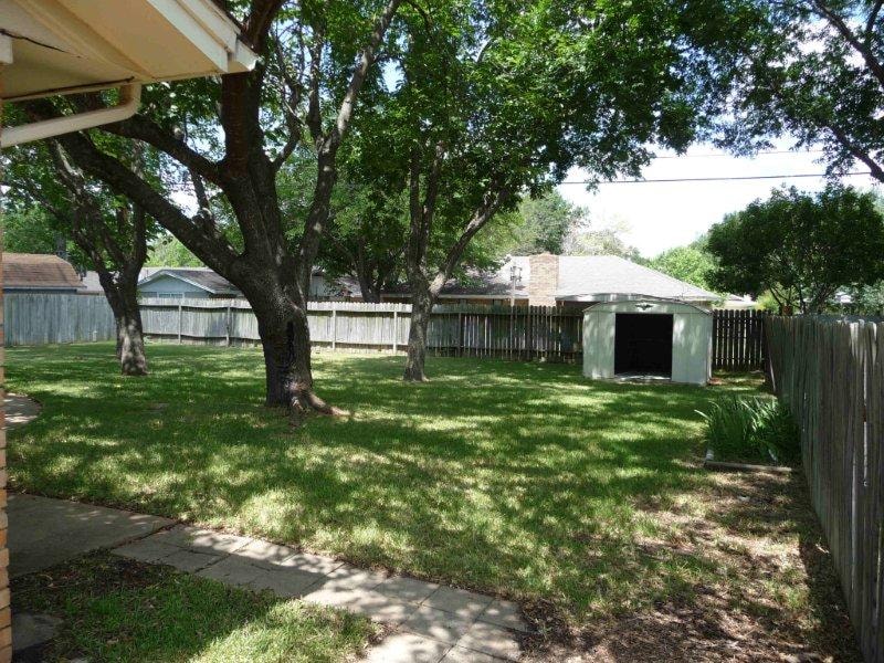 Oaklawn — photo 10